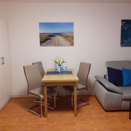 Aquamarin - Charmantes Appartement Mit Balkon Rostock Kültér fotó