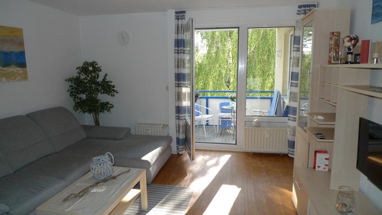 Aquamarin - Charmantes Appartement Mit Balkon Rostock Kültér fotó