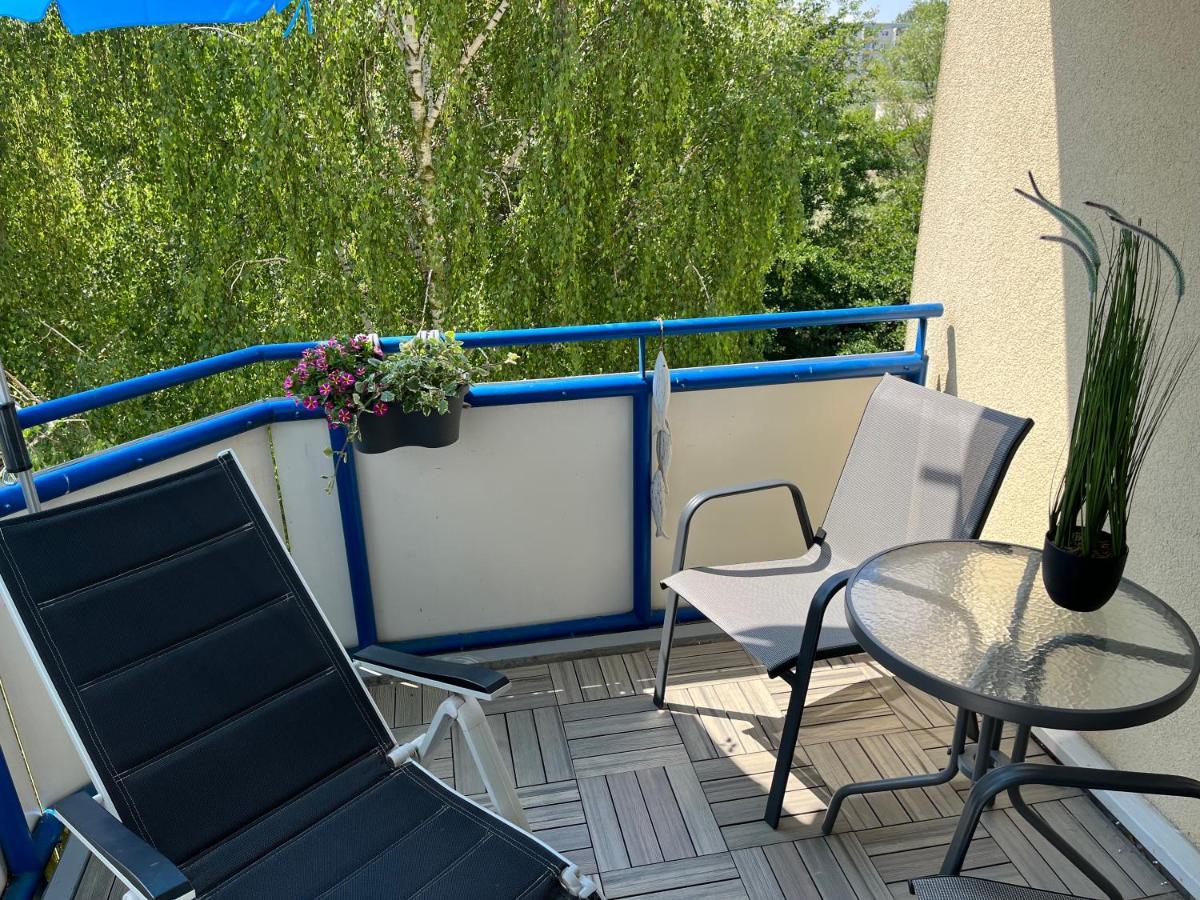 Aquamarin - Charmantes Appartement Mit Balkon Rostock Kültér fotó