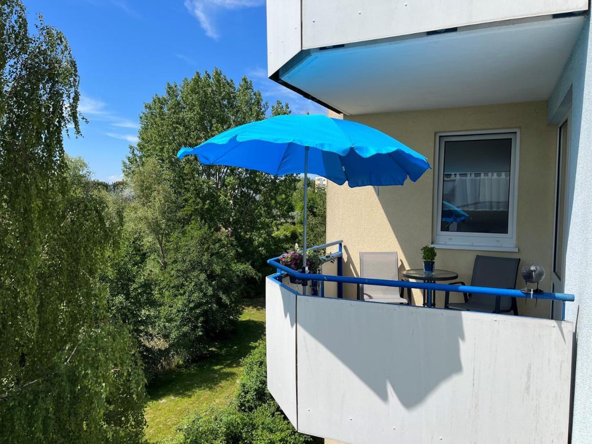 Aquamarin - Charmantes Appartement Mit Balkon Rostock Kültér fotó