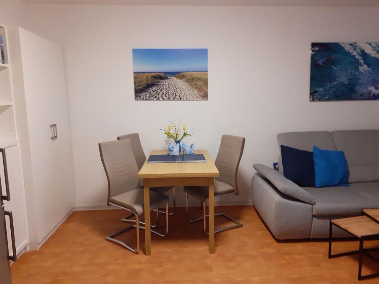 Aquamarin - Charmantes Appartement Mit Balkon Rostock Kültér fotó