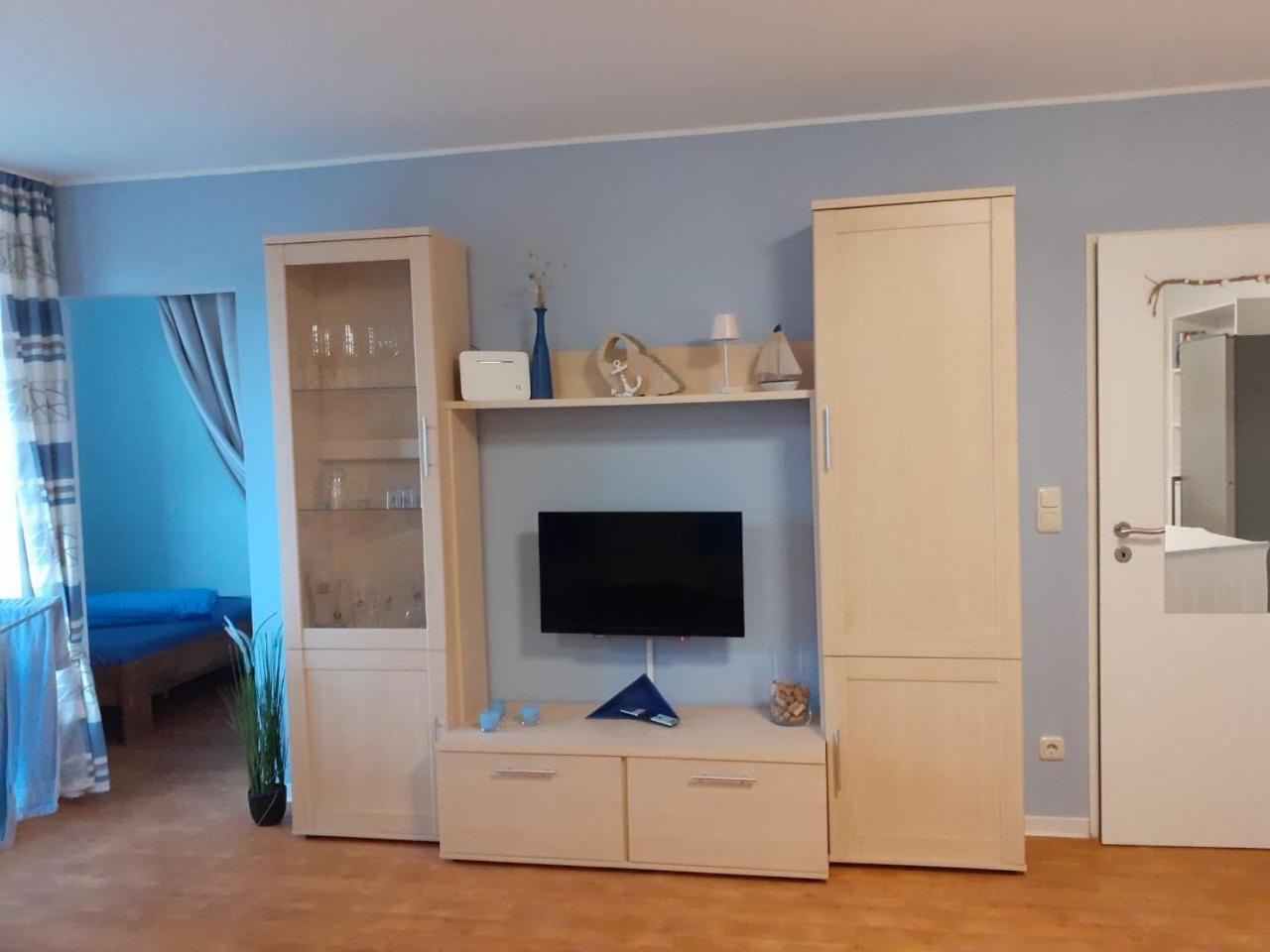 Aquamarin - Charmantes Appartement Mit Balkon Rostock Kültér fotó